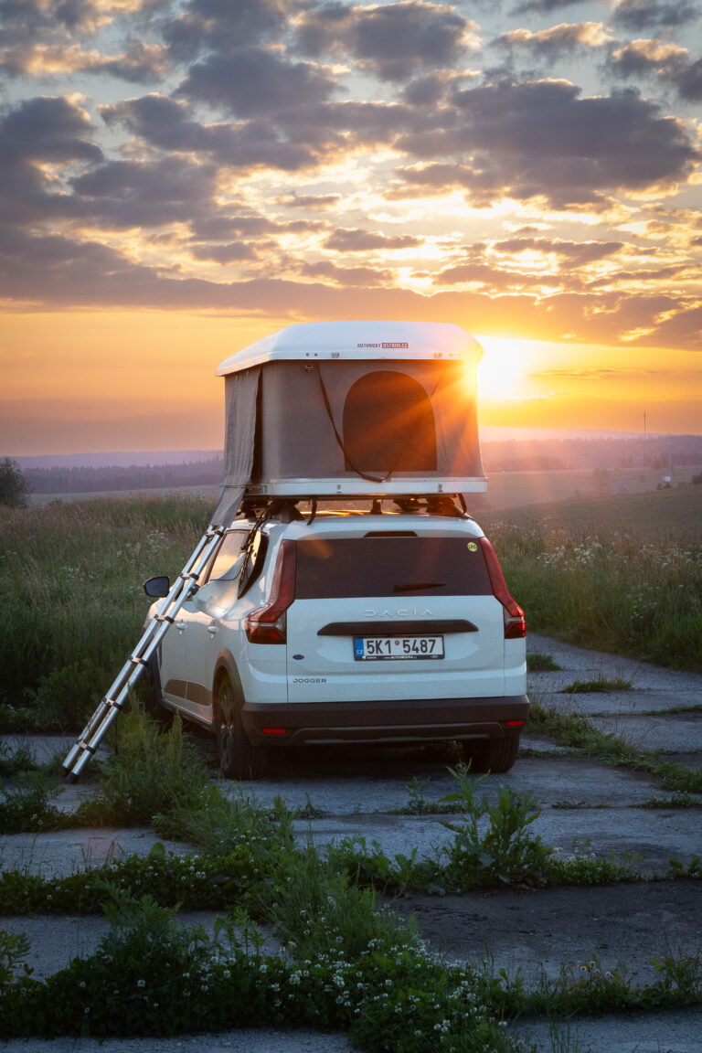 Stání s autostopem Bez kempu
